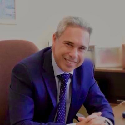 Διευθυντής Γυμνασίου Εκπαιδευτηρίων Δούκα, Φιλόλογος- Ιστορικός