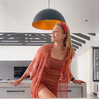 ShannOosthuysen's profile picture. Lifetime Student ✨ Enthusiastic about life, education and health. #RealEstate #SouthAfrica #Health #Education