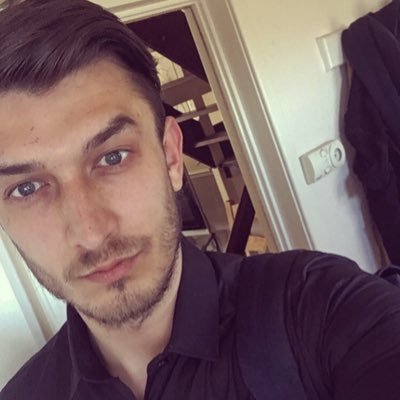 d_smiththetruth's profile picture. 27 • Bar Manager •