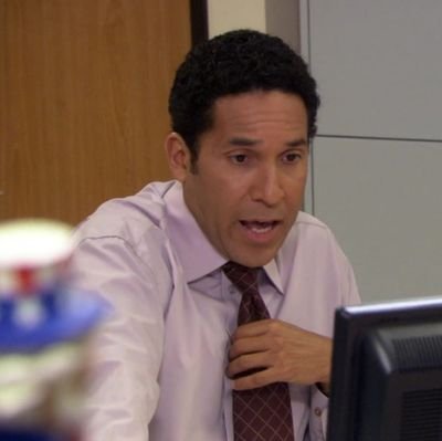 Si, me llamo igual que el contador de The Office. 😒 liberal y opinante de derecha.