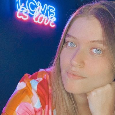 cecimrls's profile picture. relax revive repeat 🌈☀️