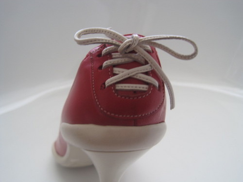 pbnjelly's profile picture. Makeup and Shoes are my distraction