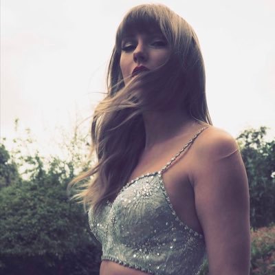 invisbstring's profile picture. Hannah, 27, Cancer ♋️, Swiftie pronouns:she/her #seniorswiftie