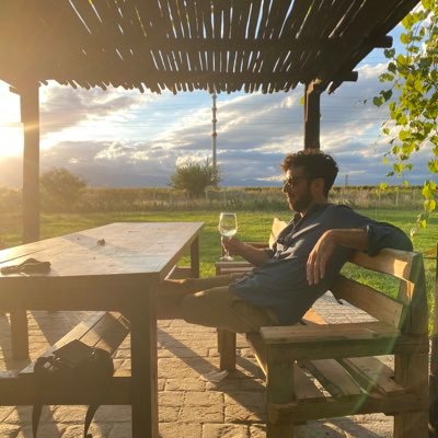 gonguer's profile picture. Abogado (UBA) - Magister en Derecho Penal (UTDT). Siempre se lleva un libro por las dudas.