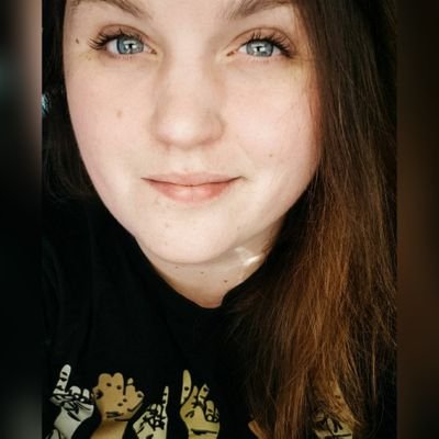 julipatchouli_'s profile picture. Nerdy twin mom living in the hills of Appalachia.