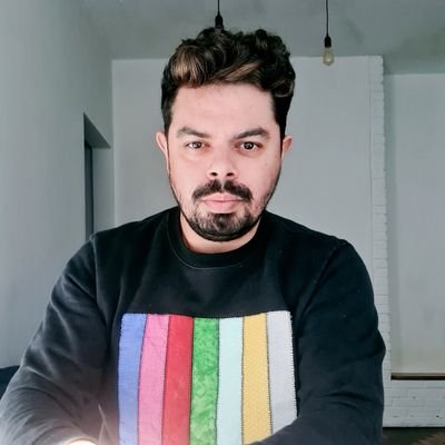 Jornalista e produtor na Rádio Gaúcha e @gzhdigital Ator e produtor cultural 👷‍♂️ 🎭
Defensor da arte, da liberdade de expressão da ciência e da democracia.