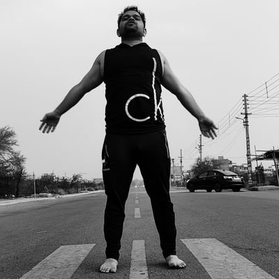 G_abwS's profile picture. SpiritualXplorer 
उड़ा कर धज्जियां तेरे अन्धविश्वास की
जो सोया तेरे भीतर भगवान ...मैं उसको जगाने आया हूं !
#abodywithsoul