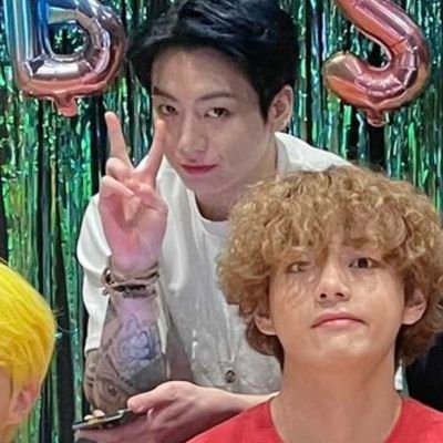 Welcome to the Hope World 💐 Love Bangtan today, tomorrow and forever 😍😻