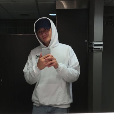 LefteeyCODM's profile picture. We only die once, we live every day.