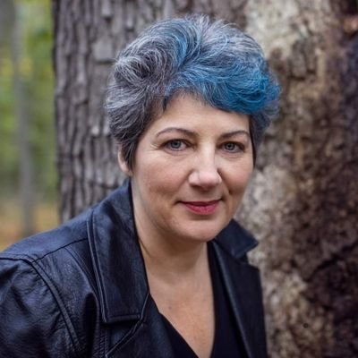 AngelLynnJ's profile picture. 