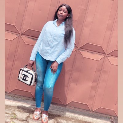 DarlyneDalia's profile picture. Positive Aimable ✨🌹 souvent en couple ça dépend de qui demande 🌚