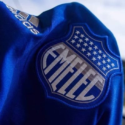 me divierte mucho las nenas bellas encantadoras y sin prejuicios además todo lo que se relacione con el Tricampeon de Ecuador Emelec