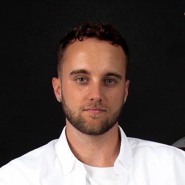 Entrepreneur et globe trotteur.
Co-fondateur de @OZZAK_FR - La 1ère plateforme de ventes privilèges de places de cinéma.
+ James Dîne - Le jeu par OZZAK.