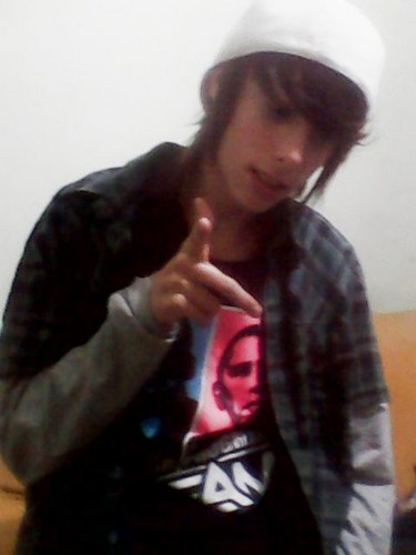 Skatista, guitarrista , vagabundo profissional !!