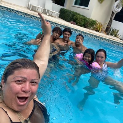 oralyngarcia's profile picture. FELIZ