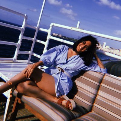 moniqueRo2's profile picture. Se me hace profundamente irrelevante.