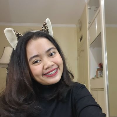 bebekbuntal_'s profile picture. Money can buy me a happiness