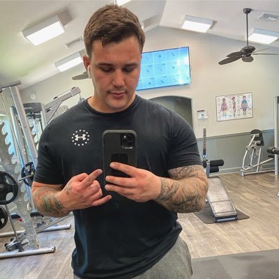 stevieptvv's profile picture. stay creative ✌🏻