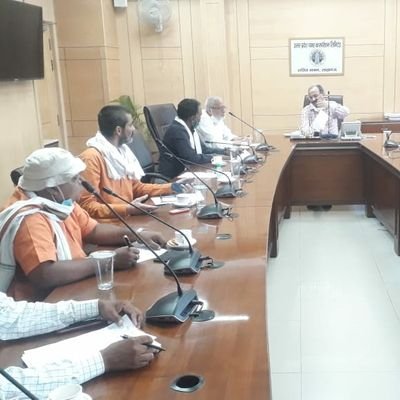 ashish_uppcl's profile picture. विद्युत मजदूर संगठन उत्तर प्रदेश
विद्युत संविदा मजदूर संगठन उत्तर प्रदेश
अनवरत विद्युत आपूर्ति करने वाले कर्मियों को फ्रंटलाइन वर्कर कब घोषित किया जाएगा?