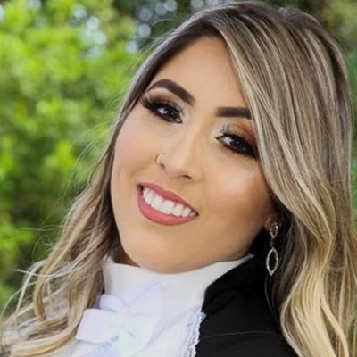 Tenho 27 anos, gaúcha e gremista🇧🇼 Amo música sertaneja! Graduada em Pedagogia!