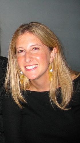 Beauty editor I Jaded New Yorker I Mom of 3 I Former Canadian