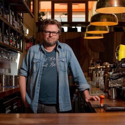 ik tweet alleen live - 020 - stiekem fan van slechte televisie - niet woke - haat lange tenen - 🕺 - iederéén is Content Creator. #schreuderout