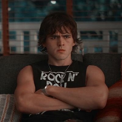 sunset_gh0st's profile picture. • 🦋✨ 𝒊 𝒉𝒂𝒗𝒆 𝒃𝒆𝒆𝒏 𝒄𝒓𝒚𝒊𝒏𝒈 𝒇𝒐𝒓 𝒕𝒘𝒆𝒏𝒕𝒚 𝒇𝒊𝒗𝒆 𝒚𝒆𝒂𝒓𝒔?! ✨🦋 • fan acc •「 ela/dela 」