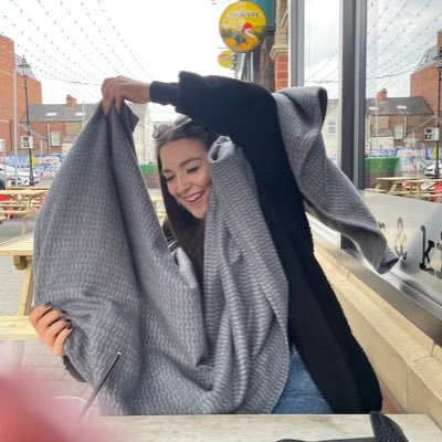 Teacher of Drama 🎭Secondary PGCE- Newcastle University. 📚 Childhood and Youth & Drama and Theater Graduate - Liverpool Hope University.🏡