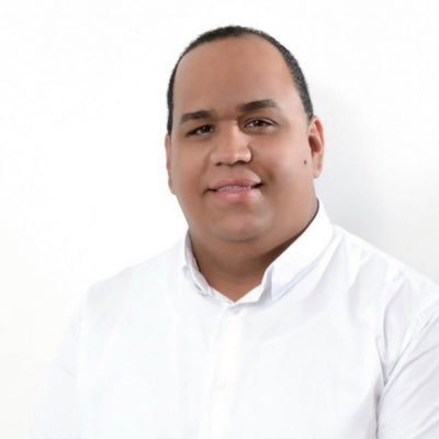 Mauricio Carpio es Periodista, Abogado, CEO de @informetv, Miembro del SNTP, Locutor de profesión, experto en RRPP.