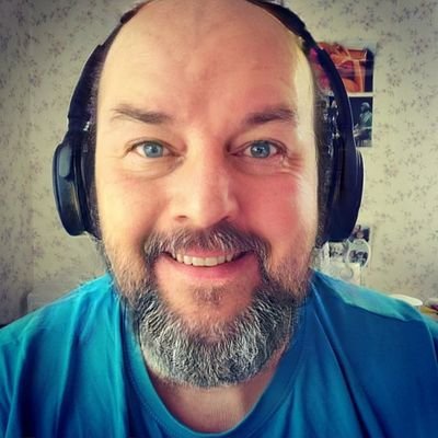 Hän/Haen | Home chef, dad-joke pro, love facts and cats.