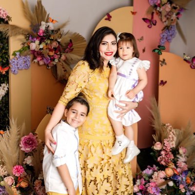 Subdirectora de Fomento a la Cultura, Conductora de Televisión y Locutora de Radio, Reina del Carnaval de Merida 2011 #MéridaMeMueve