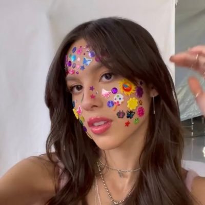 luvbrutal's profile picture. for olivia rodrigo only.