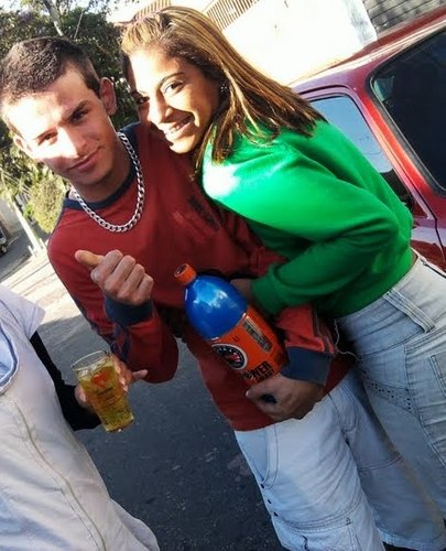 MULHER AMA O DINHEIRO NAO O HOMEM . !
