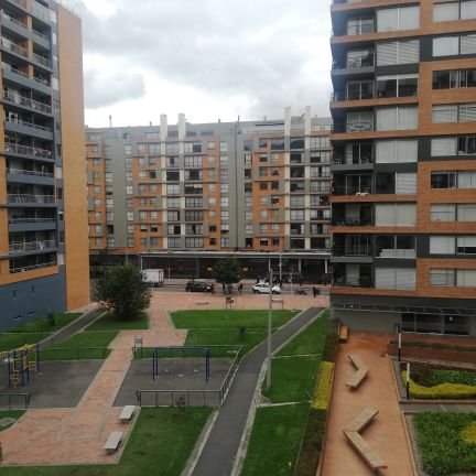 FredyAriasViva1's profile picture. Abogado Especialista en derecho Administrativo y Magíster en Derecho Disciplinario