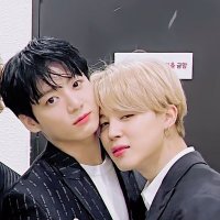 ❥︎러블리뀨찜☺︎︎(@1st13th) 's Twitter Profile Photo