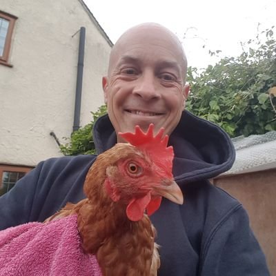 Author, Lifestyle Analyst, AAT Practitioner, Nutritional Therapist, Key Note Speaker, Actor. Host of the Critterish Chatter Podcast