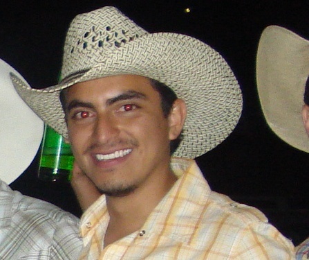 A caballo entero y charro soltero nunca les tengas confianza...