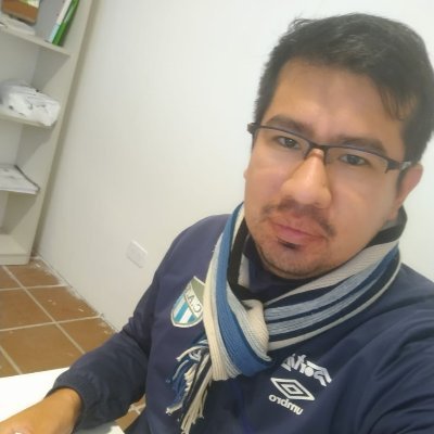 bailo de folklore, adicto a compartir buenos momentos con la familia y los amigos.