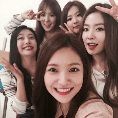 Welcome to a new Red Velvet old pic account. This account is for all the 5 awesome velvets. 💖💛💙💚💜Submissions are invited through DM.