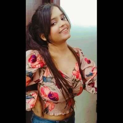 RauniyarShivani's profile picture. Chartered accountant student