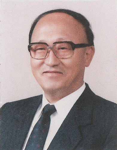 choissinae's profile picture. 서울고, 고려대정외과 졸, 개척과 계몽사업