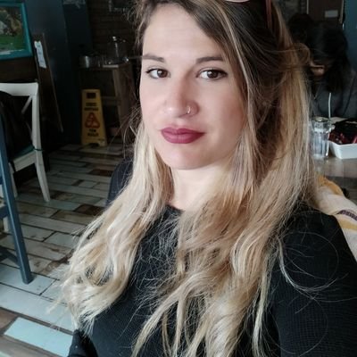 Bea_Pony's profile picture. Andaluza de pies a cabeza, Filóloga por devoción y Almeriensista hasta la médula. Amante (y defensora) de los animales. English and Spanish teacher✏️