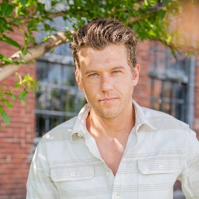 Contestant on Season 1: @Listen2HeartABC 🌹Singer/Songwriter, Marine Recon Combat Veteran, (Text Me) +1.615.235.7171, Stream “Glistening” ⬇️