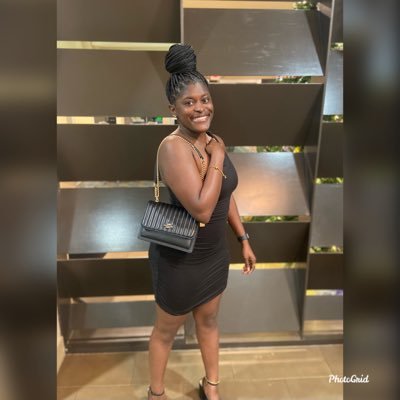 z_rose__'s profile picture. UALR 19 📚| 1913 🔺🐘