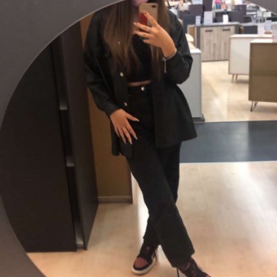 ❥𝐸