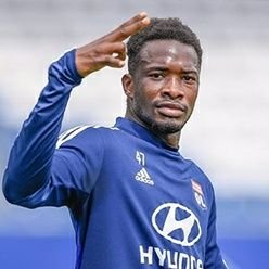 Supporter de l'OL, du Cameroun et du futur meilleur défenseur de Ligue 1.        
 Je tweete principalement sur le foot / 🇫🇷🇨🇲