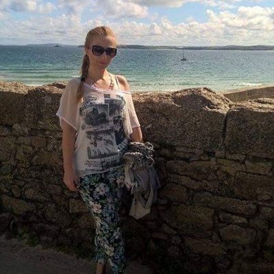 KaSia47359769's profile picture. What you seek is seeking you