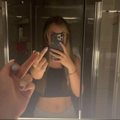 cemresolmaz06's profile picture. Cemoşun Fanı