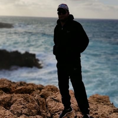 sanodysanad's profile picture. "انا لست مثالي لكن على الاقل انا صادق 👌."