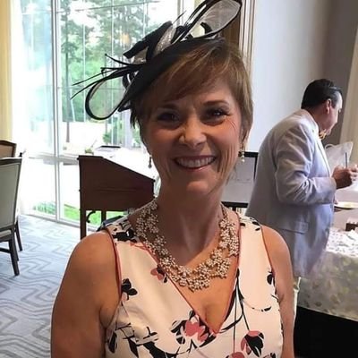 DebraHa36277387's profile picture. living with passion 💞purpose 🎆 and gratitude 
charity organisation ❤
owner and founder 💯
philanthropist 📚📑✒🎓
https://t.co/RHddFdJOKv